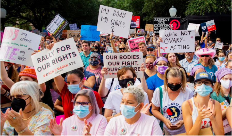 Thousands of women protest the Texas abortion ban at the Texas Capitol on Saturday. (Credit: Reuters)