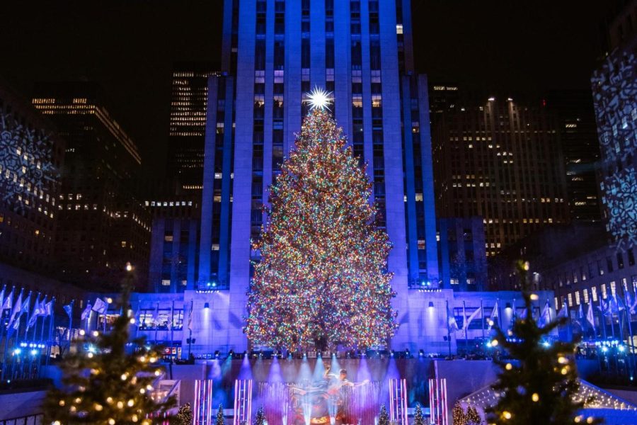 The 2022 Rockefeller Christmas Tree at night in all its glory.
