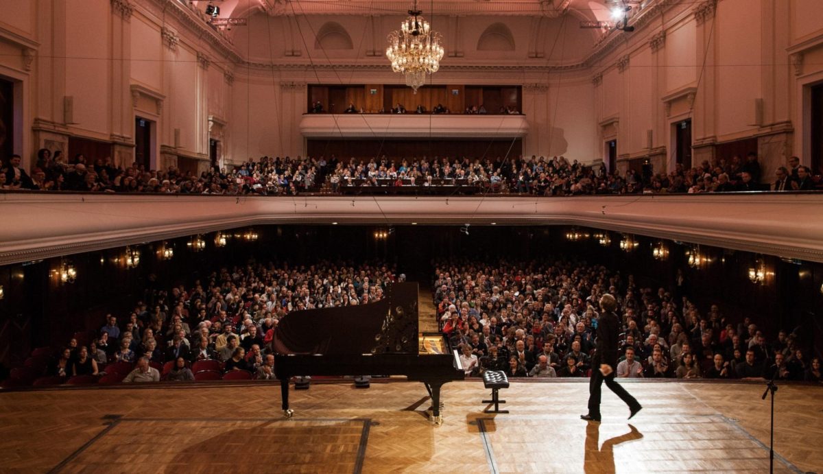 Here you can see the overwhelming attendance of the Chopin competition as well as the stunning setting in which it takes place: the National Philharmonic Hall in Warsaw (Credit: The Chopin Institute).